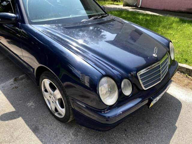 Синій Мерседес 200, об'ємом двигуна 2.2 л та пробігом 300 тис. км за 3250 $, фото 7 на Automoto.ua