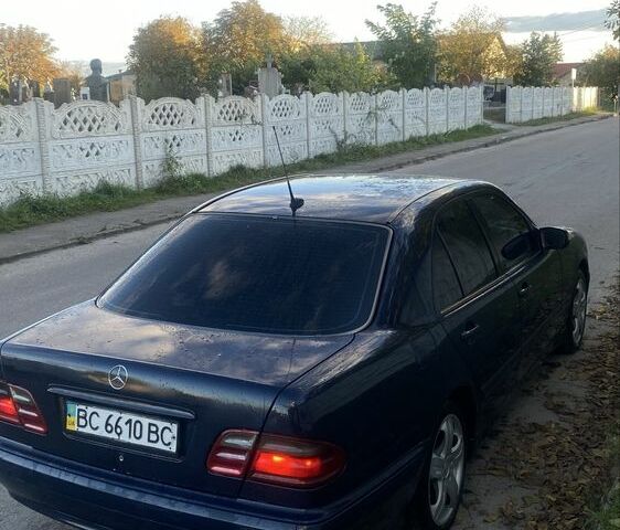 Синій Мерседес 200, об'ємом двигуна 2.2 л та пробігом 300 тис. км за 3250 $, фото 10 на Automoto.ua