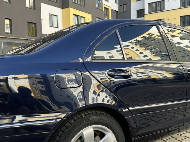 Синий Мерседес 200, объемом двигателя 2 л и пробегом 255 тыс. км за 3999 $, фото 10 на Automoto.ua