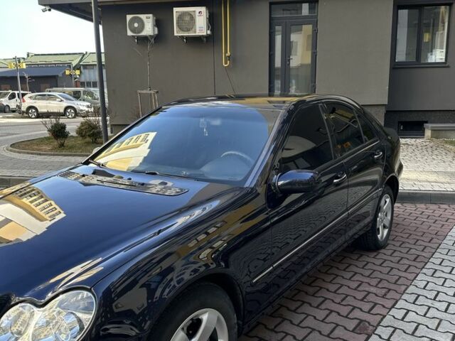 Синий Мерседес 200, объемом двигателя 2 л и пробегом 255 тыс. км за 3999 $, фото 4 на Automoto.ua