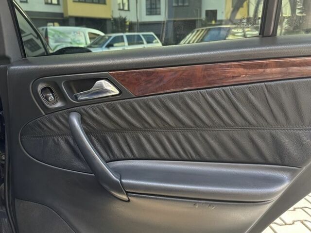 Синий Мерседес 200, объемом двигателя 2 л и пробегом 255 тыс. км за 3999 $, фото 20 на Automoto.ua