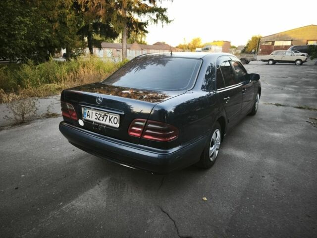 Синій Мерседес 200, об'ємом двигуна 2.1 л та пробігом 500 тис. км за 2750 $, фото 9 на Automoto.ua