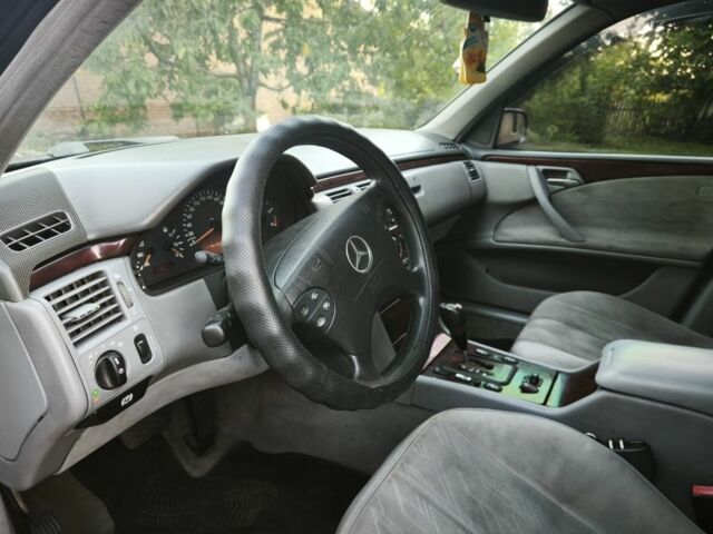 Синій Мерседес 200, об'ємом двигуна 2.1 л та пробігом 500 тис. км за 2750 $, фото 13 на Automoto.ua