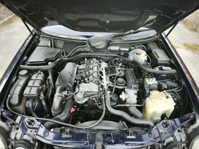 Синій Мерседес 200, об'ємом двигуна 2.1 л та пробігом 500 тис. км за 2750 $, фото 23 на Automoto.ua