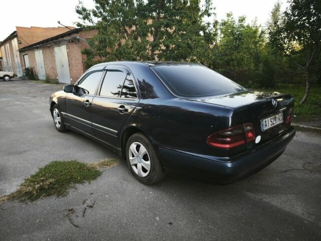 Синій Мерседес 200, об'ємом двигуна 2.1 л та пробігом 500 тис. км за 2750 $, фото 7 на Automoto.ua