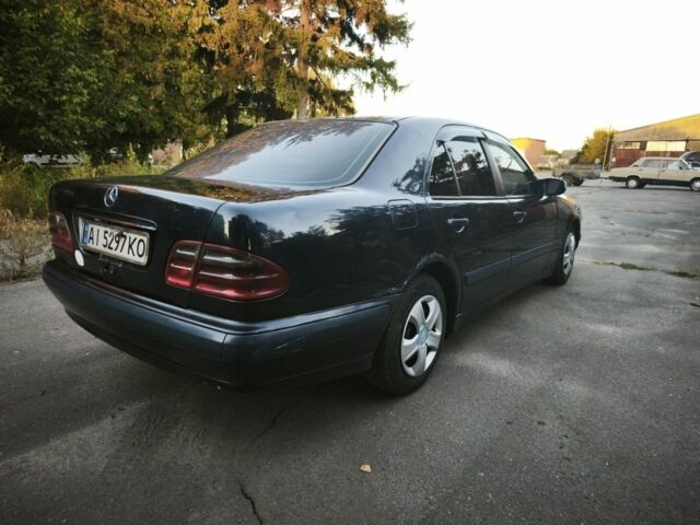 Синій Мерседес 200, об'ємом двигуна 2.1 л та пробігом 500 тис. км за 2750 $, фото 12 на Automoto.ua