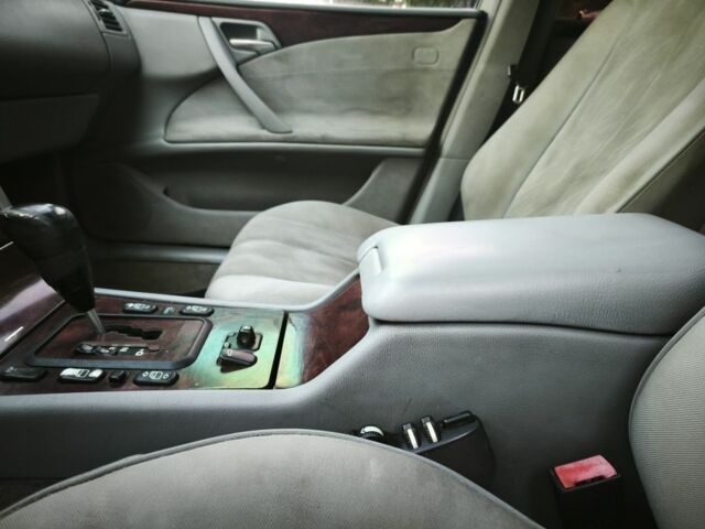 Синій Мерседес 200, об'ємом двигуна 2.1 л та пробігом 500 тис. км за 2750 $, фото 16 на Automoto.ua