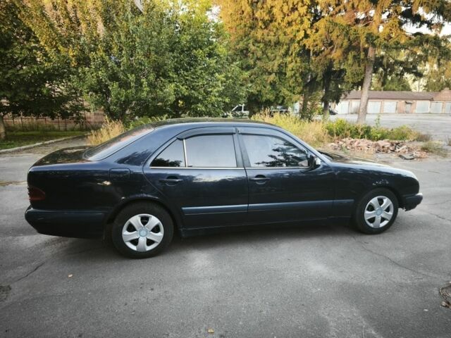 Синій Мерседес 200, об'ємом двигуна 2.1 л та пробігом 500 тис. км за 2750 $, фото 10 на Automoto.ua