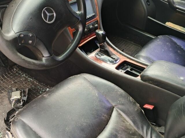 Синій Мерседес 200, об'ємом двигуна 1.8 л та пробігом 270 тис. км за 3000 $, фото 4 на Automoto.ua