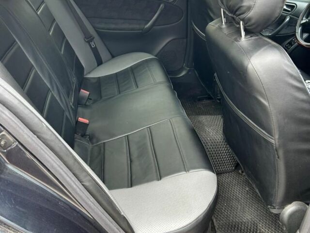 Синий Мерседес 200, объемом двигателя 2 л и пробегом 308 тыс. км за 4800 $, фото 2 на Automoto.ua