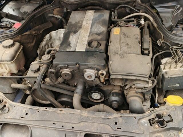 Синій Мерседес 200, об'ємом двигуна 1.8 л та пробігом 270 тис. км за 3000 $, фото 7 на Automoto.ua