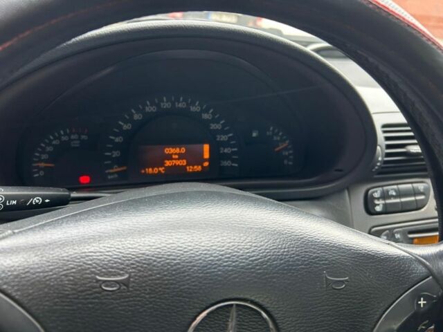 Синий Мерседес 200, объемом двигателя 2 л и пробегом 308 тыс. км за 4800 $, фото 4 на Automoto.ua