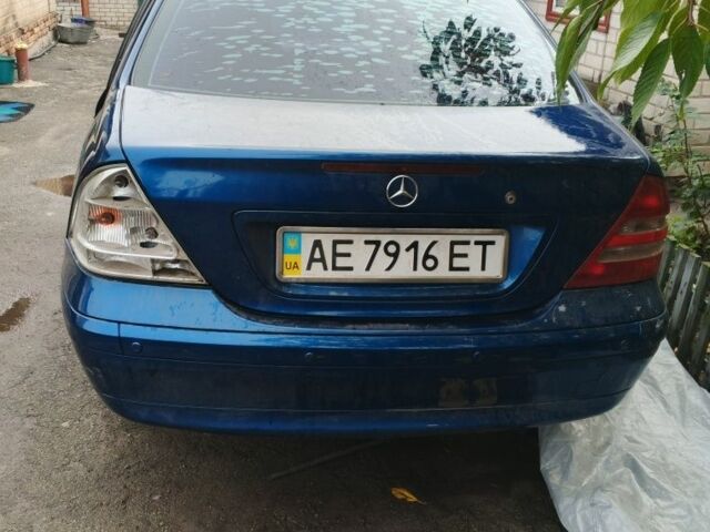 Синій Мерседес 200, об'ємом двигуна 1.8 л та пробігом 270 тис. км за 3000 $, фото 3 на Automoto.ua