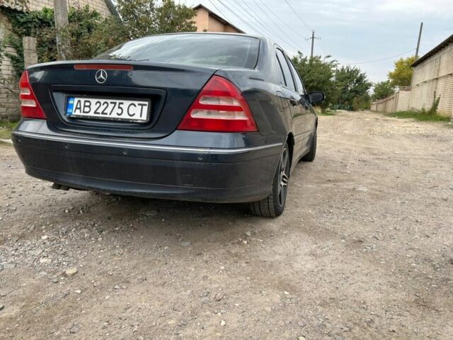 Синий Мерседес 200, объемом двигателя 2 л и пробегом 308 тыс. км за 4800 $, фото 6 на Automoto.ua