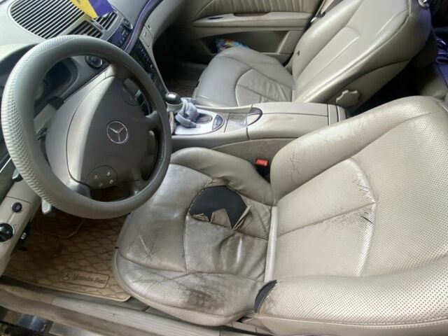 Синий Мерседес 200, объемом двигателя 3.2 л и пробегом 290 тыс. км за 3650 $, фото 1 на Automoto.ua