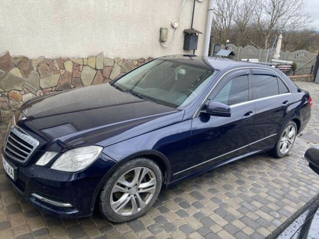 Синий Мерседес 200, объемом двигателя 2.1 л и пробегом 332 тыс. км за 11000 $, фото 1 на Automoto.ua