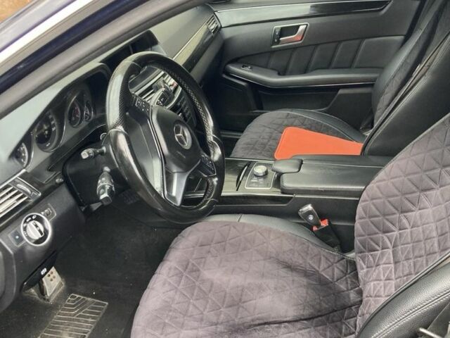 Синий Мерседес 200, объемом двигателя 2.1 л и пробегом 332 тыс. км за 11000 $, фото 7 на Automoto.ua