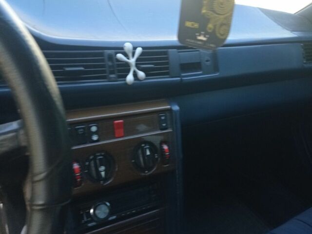 Синій Мерседес 200, об'ємом двигуна 2 л та пробігом 5 тис. км за 1800 $, фото 5 на Automoto.ua