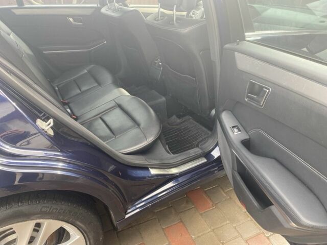 Синій Мерседес 200, об'ємом двигуна 2.1 л та пробігом 280 тис. км за 11250 $, фото 7 на Automoto.ua