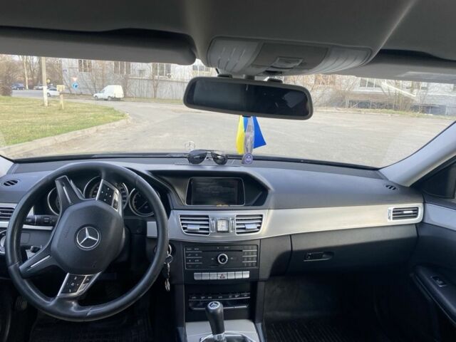 Синій Мерседес 200, об'ємом двигуна 2.1 л та пробігом 280 тис. км за 11250 $, фото 4 на Automoto.ua