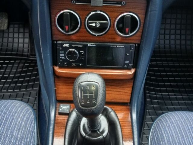 Зеленый Мерседес 200, объемом двигателя 2.2 л и пробегом 300 тыс. км за 28500 $, фото 10 на Automoto.ua