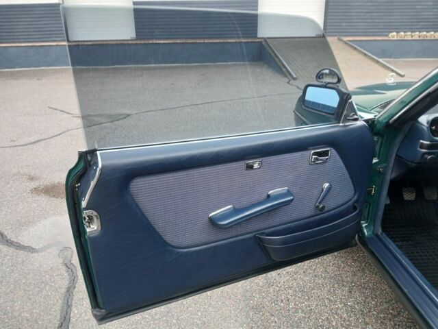 Зеленый Мерседес 200, объемом двигателя 2.2 л и пробегом 300 тыс. км за 28500 $, фото 13 на Automoto.ua