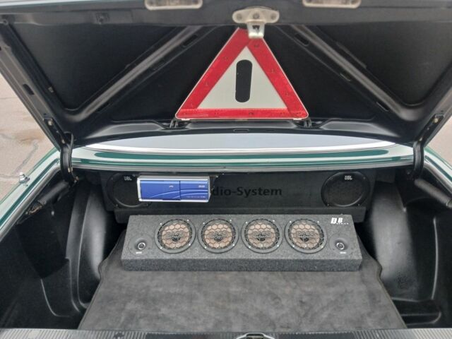 Зеленый Мерседес 200, объемом двигателя 2.2 л и пробегом 300 тыс. км за 28500 $, фото 9 на Automoto.ua