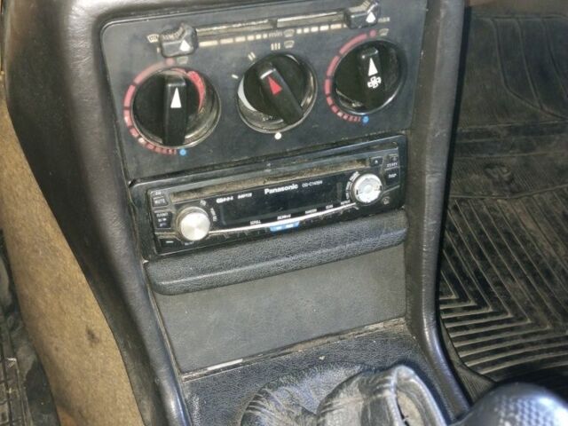 Зеленый Мерседес 200, объемом двигателя 2 л и пробегом 200 тыс. км за 1500 $, фото 2 на Automoto.ua