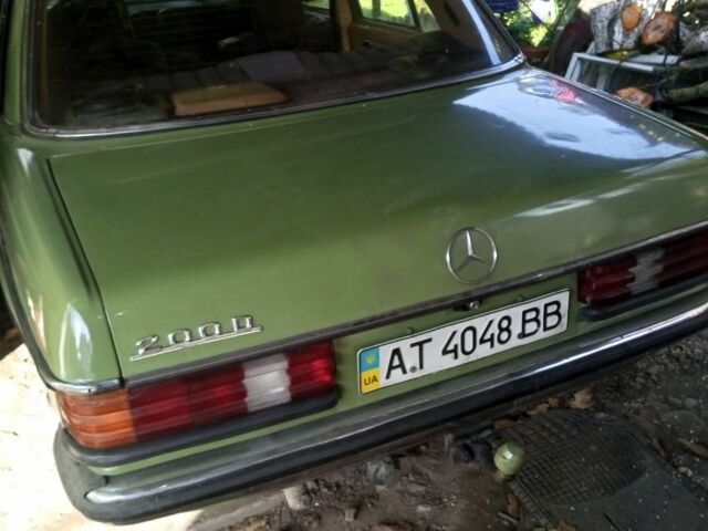 Зеленый Мерседес 200, объемом двигателя 2 л и пробегом 200 тыс. км за 1500 $, фото 6 на Automoto.ua