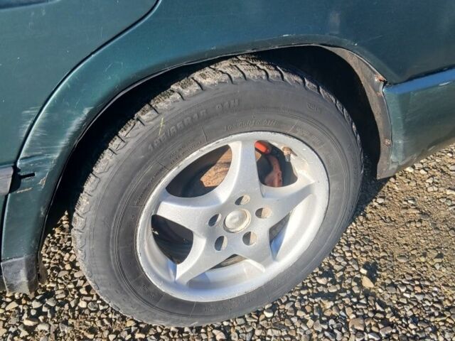 Зеленый Мерседес 200, объемом двигателя 2 л и пробегом 2 тыс. км за 1100 $, фото 1 на Automoto.ua