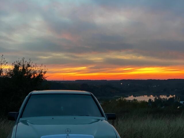 Зеленый Мерседес 200, объемом двигателя 2 л и пробегом 388 тыс. км за 2308 $, фото 1 на Automoto.ua