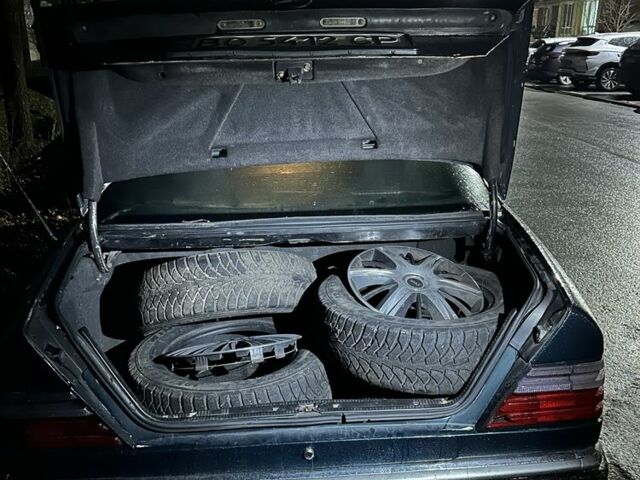 Зеленый Мерседес 200, объемом двигателя 2 л и пробегом 335 тыс. км за 1700 $, фото 6 на Automoto.ua