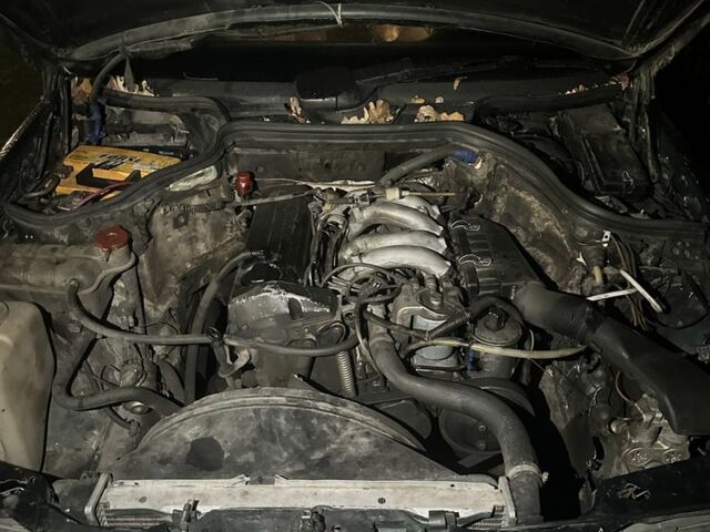 Зеленый Мерседес 200, объемом двигателя 2 л и пробегом 335 тыс. км за 1700 $, фото 7 на Automoto.ua