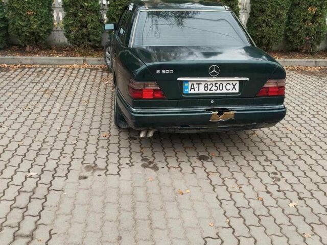 Зелений Мерседес 200, об'ємом двигуна 2 л та пробігом 400 тис. км за 2000 $, фото 2 на Automoto.ua