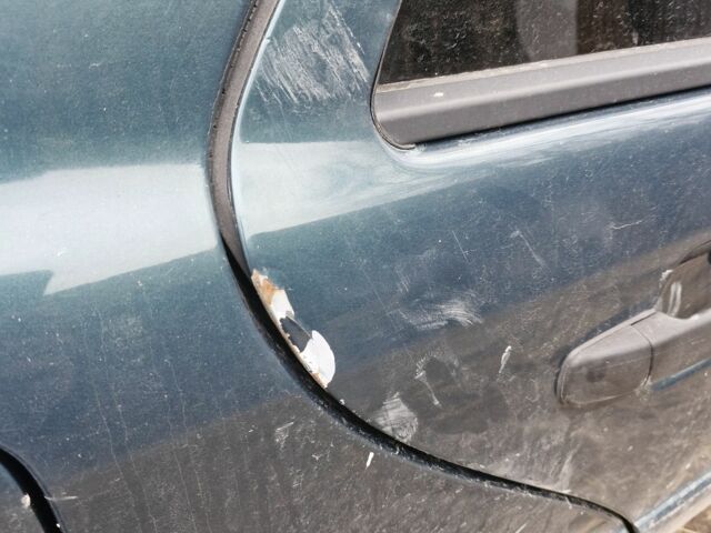 Зеленый Мерседес 200, объемом двигателя 2.2 л и пробегом 345 тыс. км за 2500 $, фото 4 на Automoto.ua