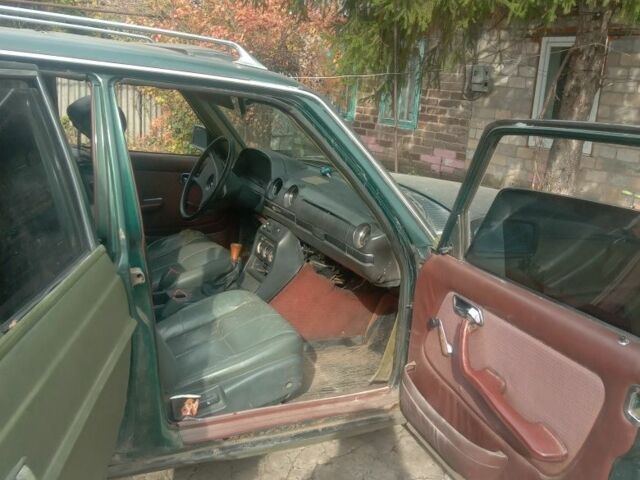 Зеленый Мерседес 200, объемом двигателя 0 л и пробегом 475 тыс. км за 605 $, фото 2 на Automoto.ua