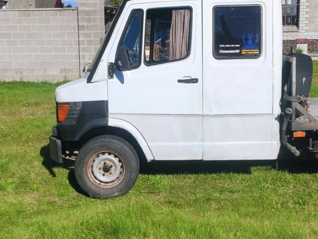 Мерседес 210, объемом двигателя 2.9 л и пробегом 0 тыс. км за 7000 $, фото 1 на Automoto.ua