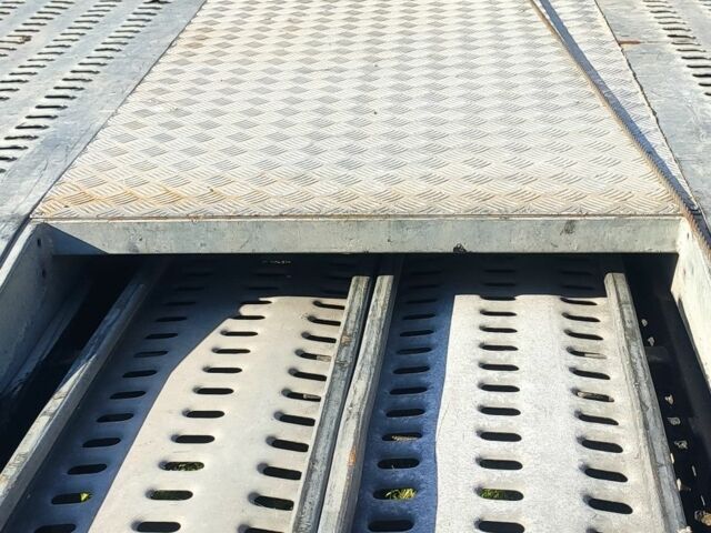 Мерседес 210, объемом двигателя 2.9 л и пробегом 0 тыс. км за 7000 $, фото 3 на Automoto.ua