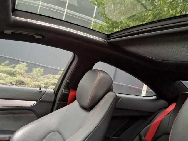 Белый Мерседес 220, объемом двигателя 0 л и пробегом 170 тыс. км за 12000 $, фото 6 на Automoto.ua