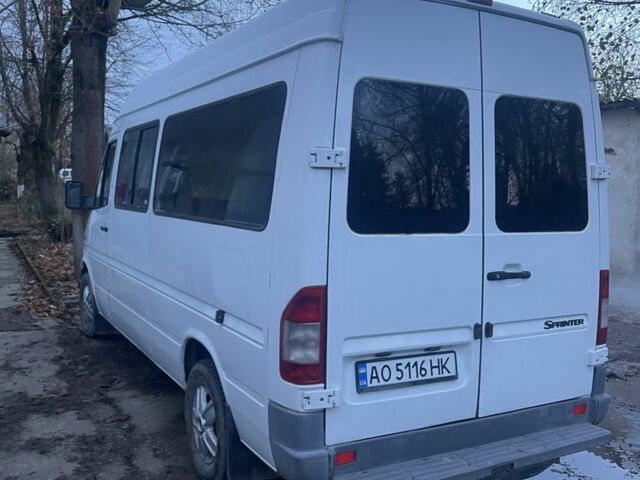 Білий Мерседес 220, об'ємом двигуна 2.1 л та пробігом 500 тис. км за 9200 $, фото 3 на Automoto.ua