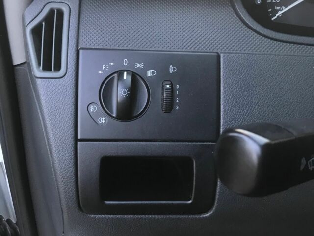 Білий Мерседес 220, об'ємом двигуна 2.1 л та пробігом 362 тис. км за 8690 $, фото 14 на Automoto.ua