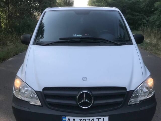 Білий Мерседес 220, об'ємом двигуна 2.1 л та пробігом 362 тис. км за 8690 $, фото 1 на Automoto.ua