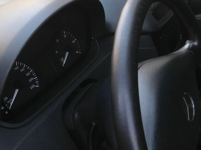 Білий Мерседес 220, об'ємом двигуна 2.1 л та пробігом 362 тис. км за 8690 $, фото 16 на Automoto.ua