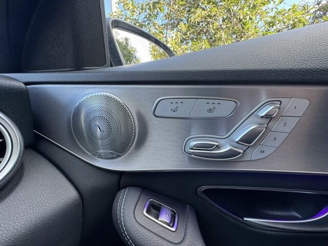 Белый Мерседес 220, объемом двигателя 2 л и пробегом 144 тыс. км за 28900 $, фото 20 на Automoto.ua