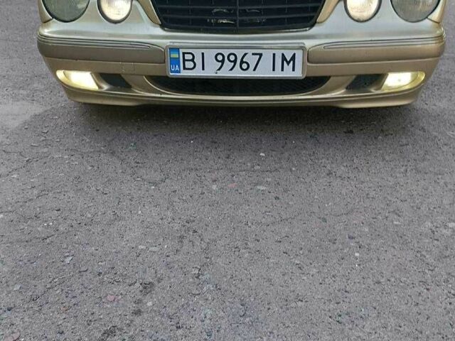 Бежевий Мерседес 220, об'ємом двигуна 2.1 л та пробігом 570 тис. км за 4600 $, фото 2 на Automoto.ua