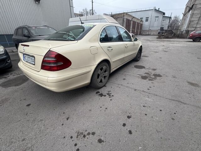 Бежевый Мерседес 220, объемом двигателя 0 л и пробегом 250 тыс. км за 4300 $, фото 1 на Automoto.ua