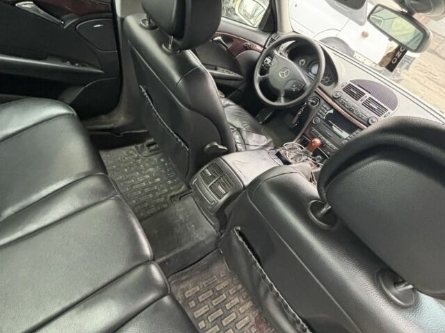 Бежевый Мерседес 220, объемом двигателя 0 л и пробегом 250 тыс. км за 4300 $, фото 3 на Automoto.ua