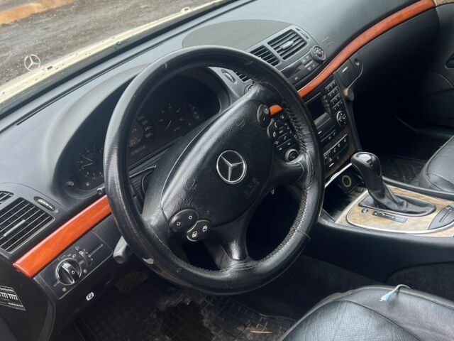 Бежевий Мерседес 220, об'ємом двигуна 2.2 л та пробігом 518 тис. км за 5350 $, фото 4 на Automoto.ua