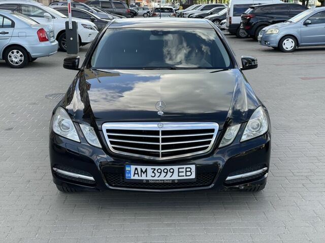 Черный Мерседес 220, объемом двигателя 2.1 л и пробегом 248 тыс. км за 12700 $, фото 2 на Automoto.ua