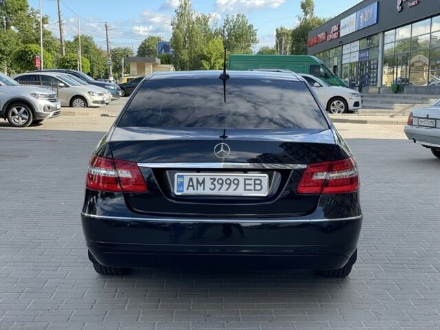 Черный Мерседес 220, объемом двигателя 2.1 л и пробегом 248 тыс. км за 12700 $, фото 12 на Automoto.ua